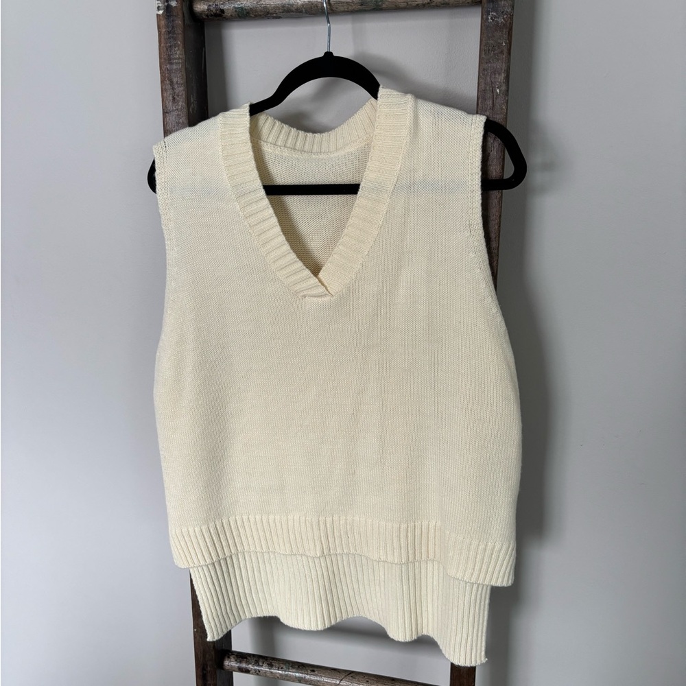 Cream Sleeveless Knit Sweater Vest
